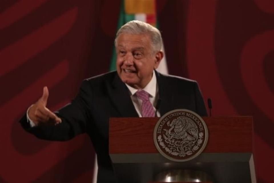 El Presidente Andrés Manuel López Obrador afirmó que no detendrá las obras de Tren Maya pese a las exigencias de pseudoambientalistas.