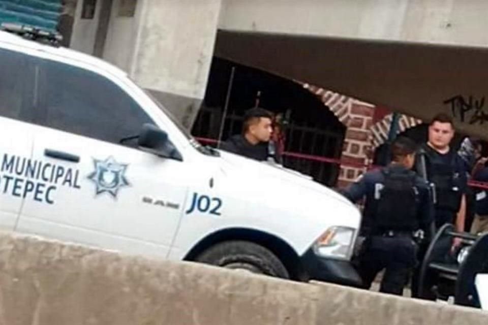 Cinco personas fueron asesinadas por un comando armado que irrumpió en un bar sobre la Carretera Guadalajara a Morelia, en Jocotepec.