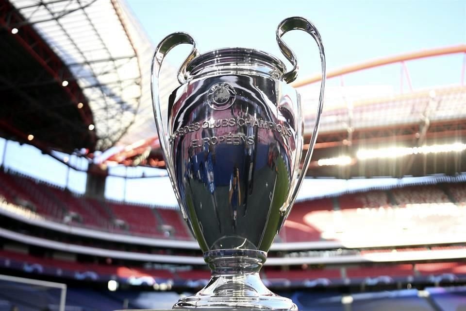 La Final de la Champions League tiene en Porto una nueva opción para celebrarse.