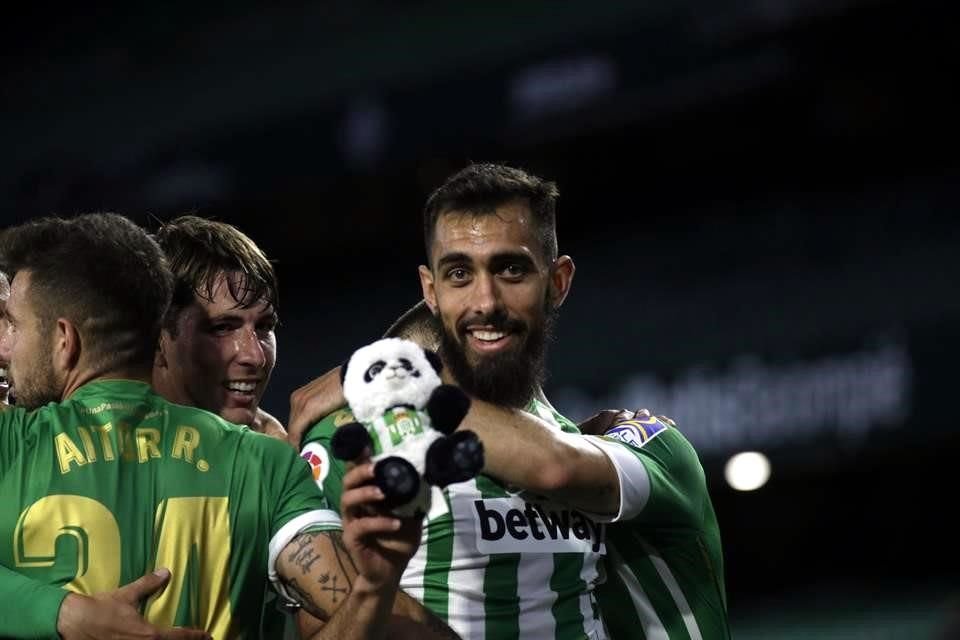 Borja Iglesias marcó los dos goles del Betis.