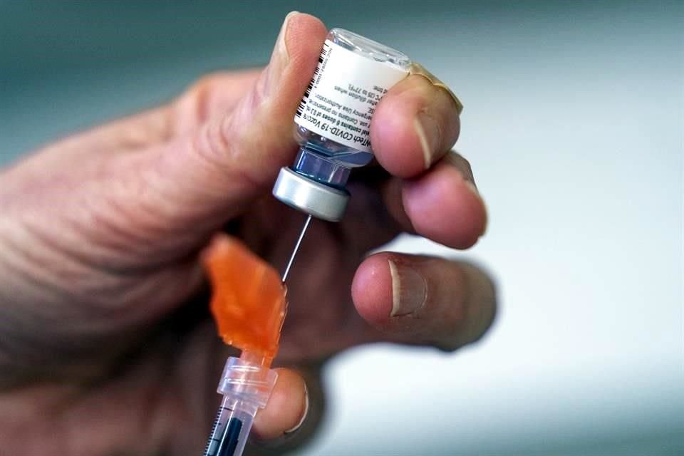 Gobierno de EU autoriz el uso de la vacuna contra Covid de Pfizer y BioNTech para personas de 12 a 15 aos.