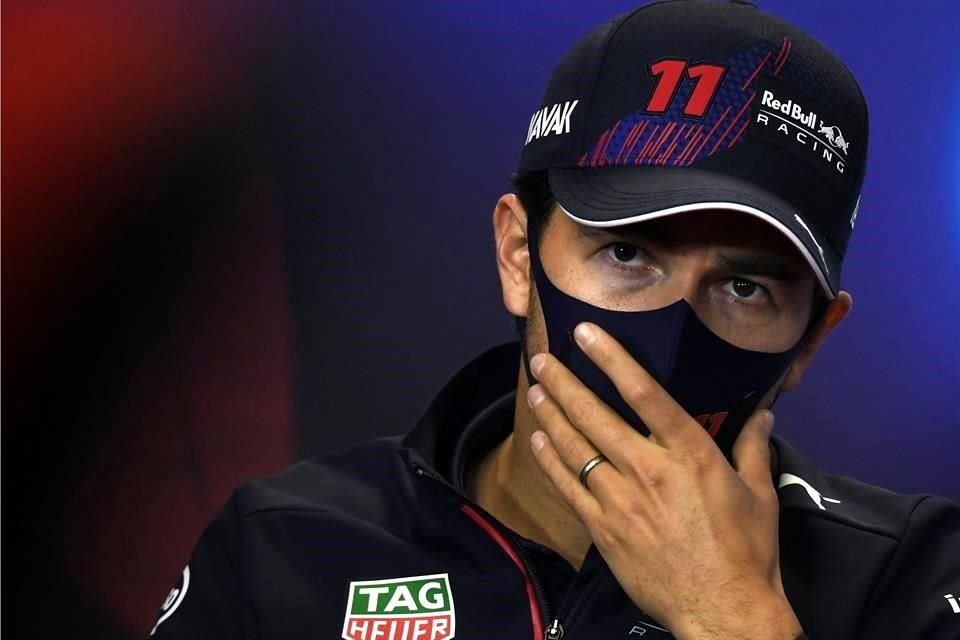 A Red Bull le urge que Pérez de la pelea a la escuerdía Mercedes.