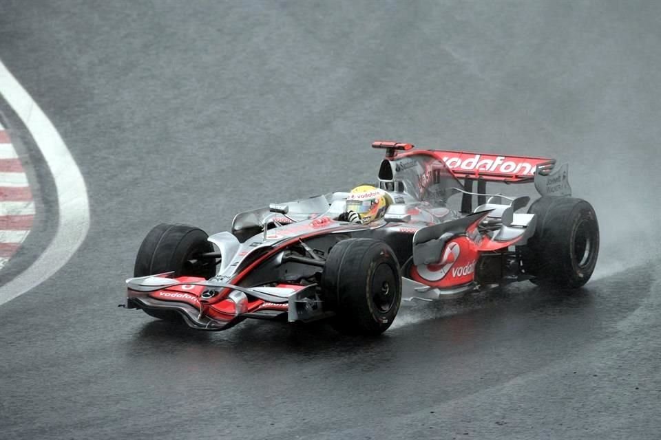 Lewis Hamilton logró su primer campeonato en el 2008 por un solo punto de diferencia sobre el expiloto de Ferrari, Felipe Massa.