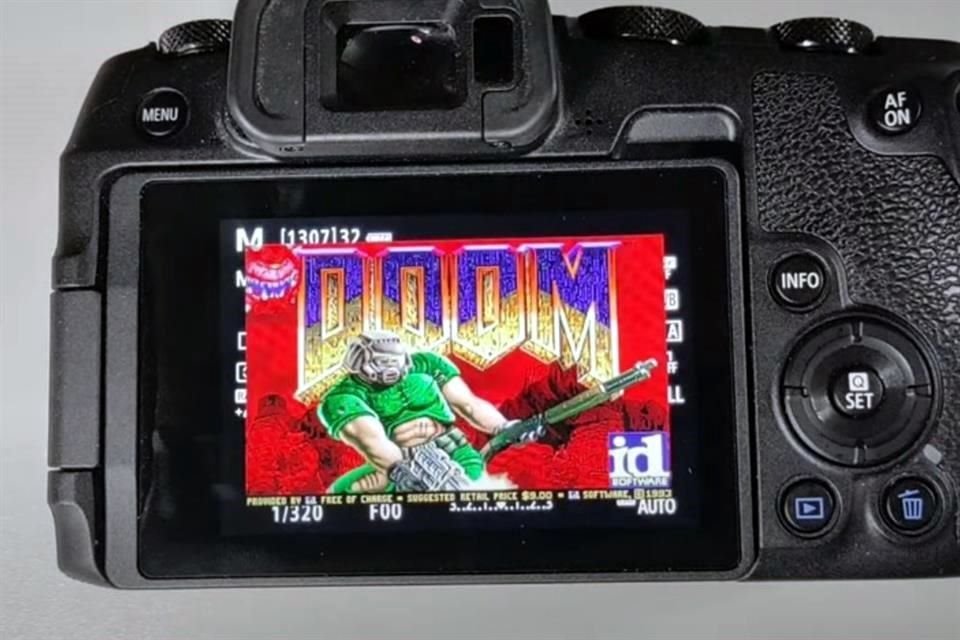 'Doom' corre en una cámara Canon.