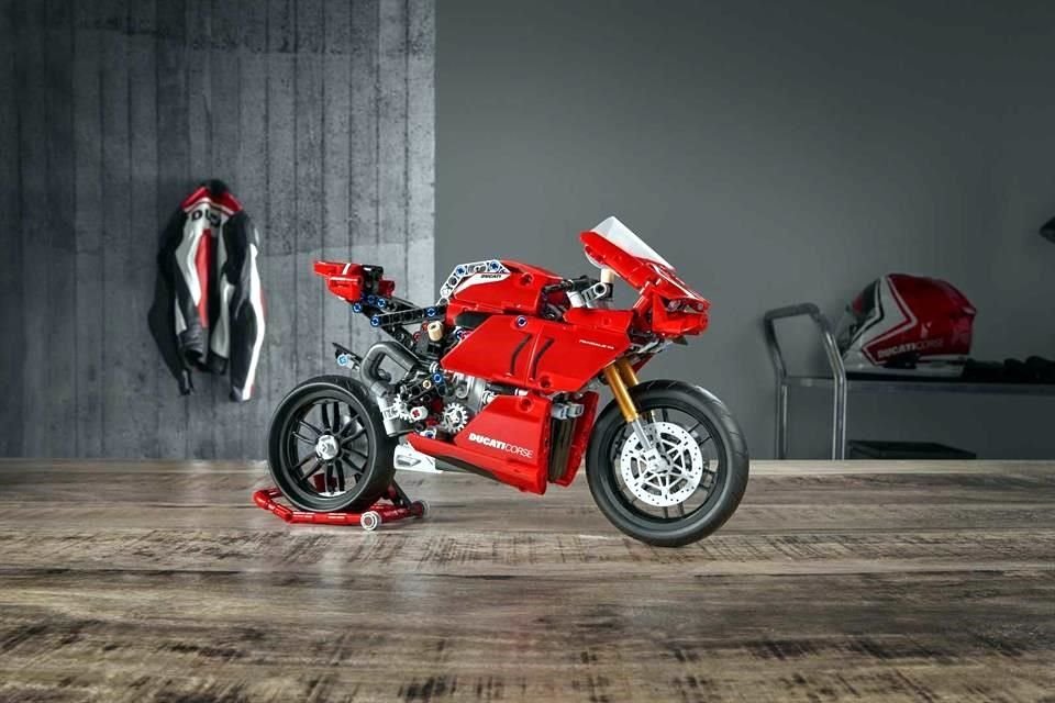 Ducati Panigale V4 R pertenece a la desafiante línea de Lego Technic.