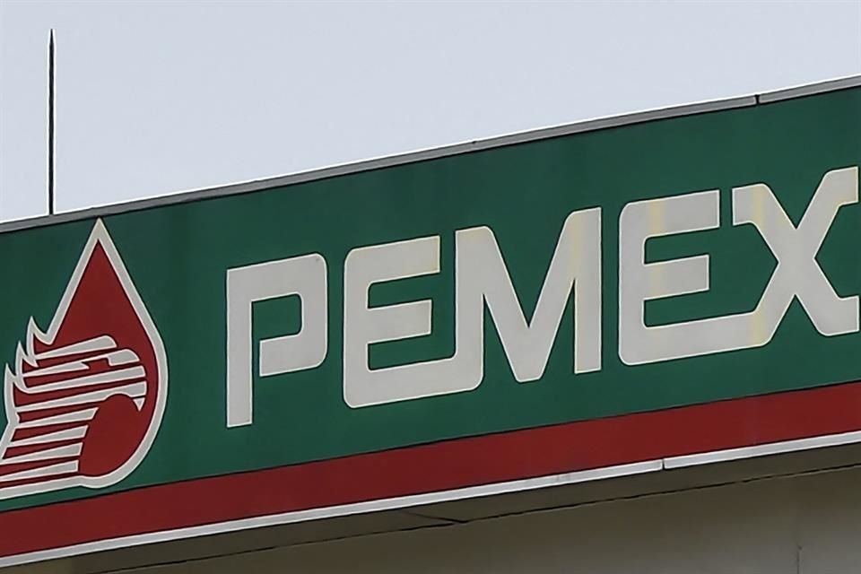 Pemex recibió unos 2 mil 250 millones de dólares para pagar las amortizaciones de su deuda en la primera mitad del año.