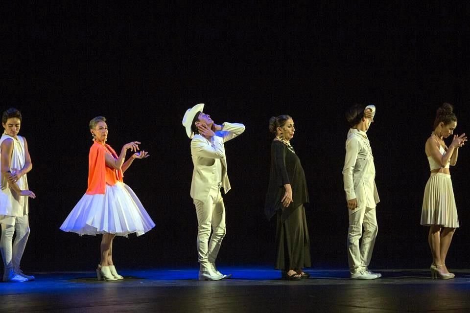 'Escaparates', coreografía de Lydia Romero estrenada por El Cuerpo Mutable en el Palacio de Bellas Artes.