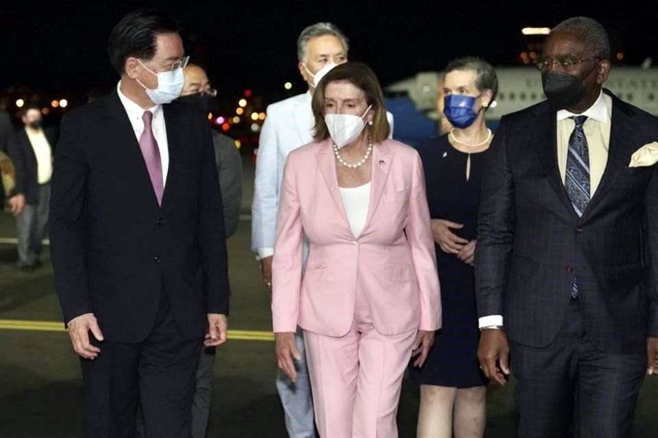 La presidenta de la Cámara de Representantes de EU, Nancy Pelosi, visitó Taiwán.