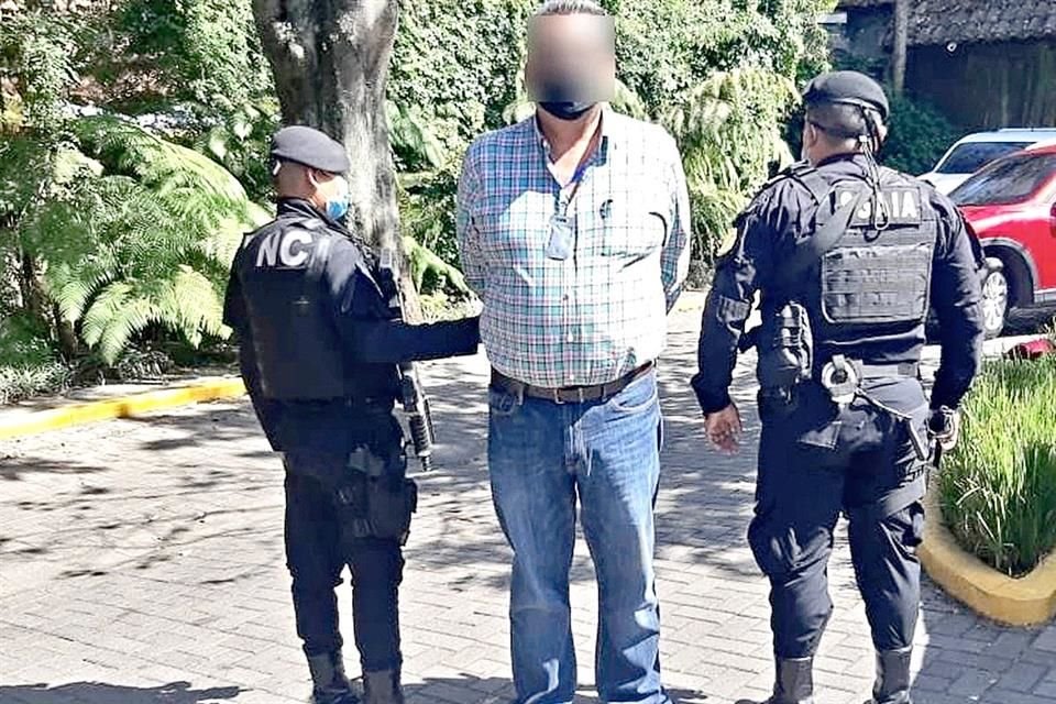 Detención de Adalberto Comparán, 'El Frutos', ex Alcalde de Aguililla y líder de Cárteles Unidos en Michoacán, detonó violencia en región.