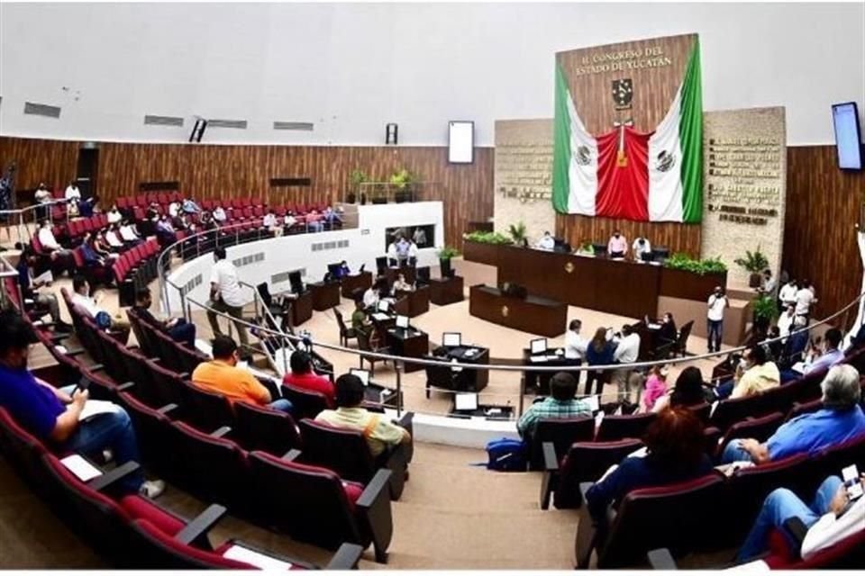 La sesión extraordinaria en el Congreso de Yucatán se realizó este martes.
