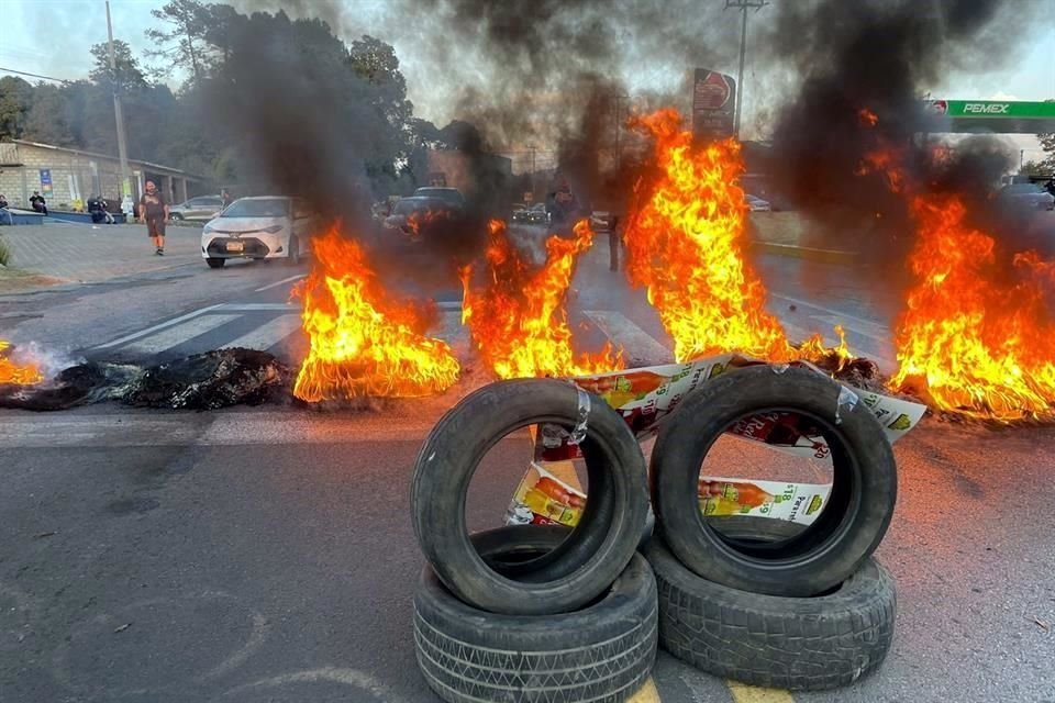 En la carretera federal México-Cuernavaca, a la altura del Municipio de Huitzilac, se han realizado diversas protestas por secuestros.