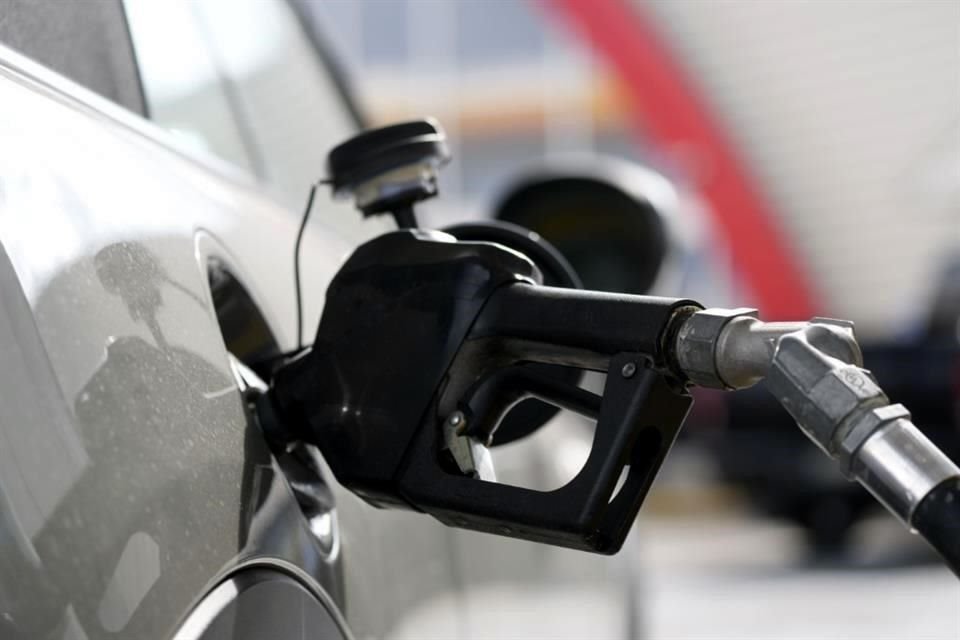 En junio, los precios de la gasolina en Estados Unidos superaron los 5 dólares el galón.
