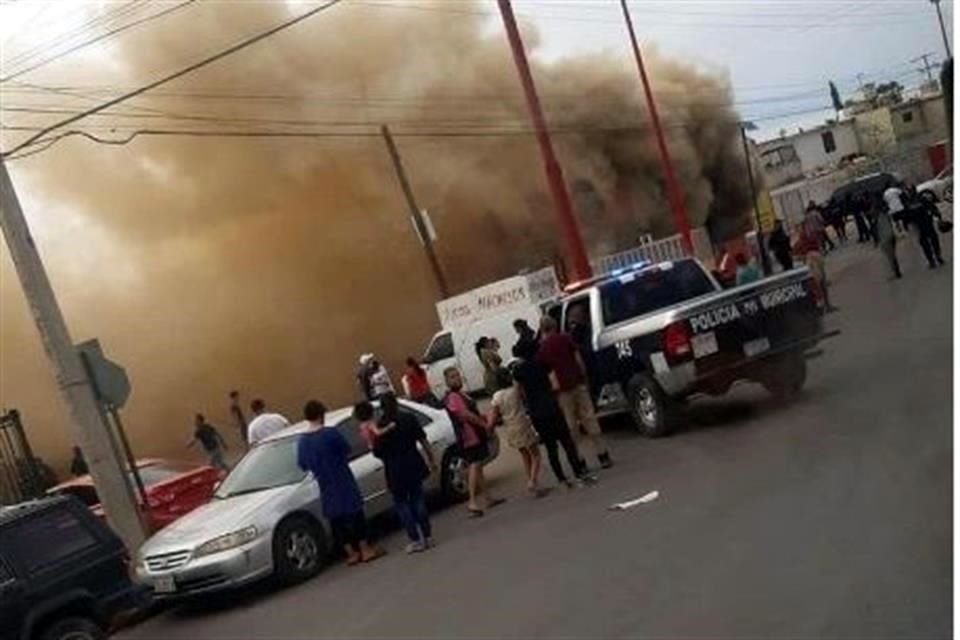 El comercio 'Rapiditos Bip Bip' fue atacado con bombas molotov en Juárez, Chihuahua, lo que provocó el asesinato de una mujer.