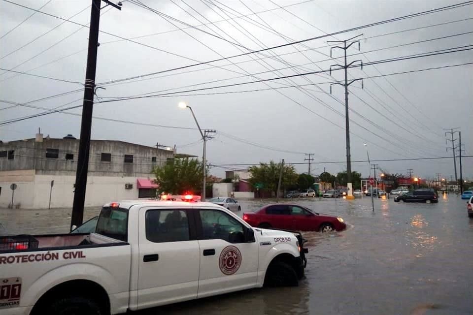 La Alcaldesa de Nuevo Laredo pidió a automovilistas extremar precauciones al transitar por la ciudad.