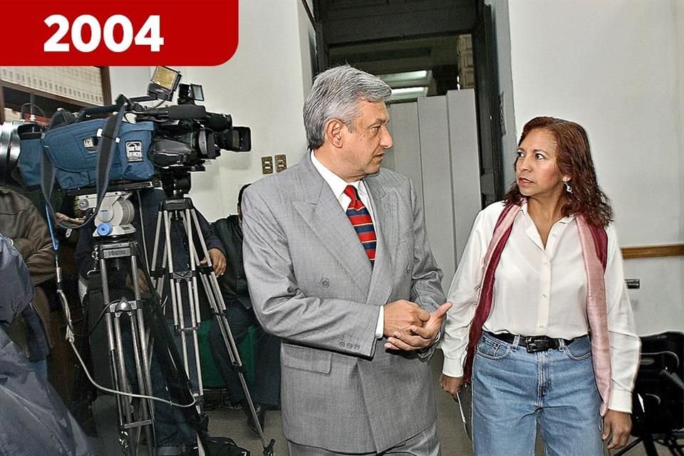 Leticia Ramírez y AMLO en 2004
