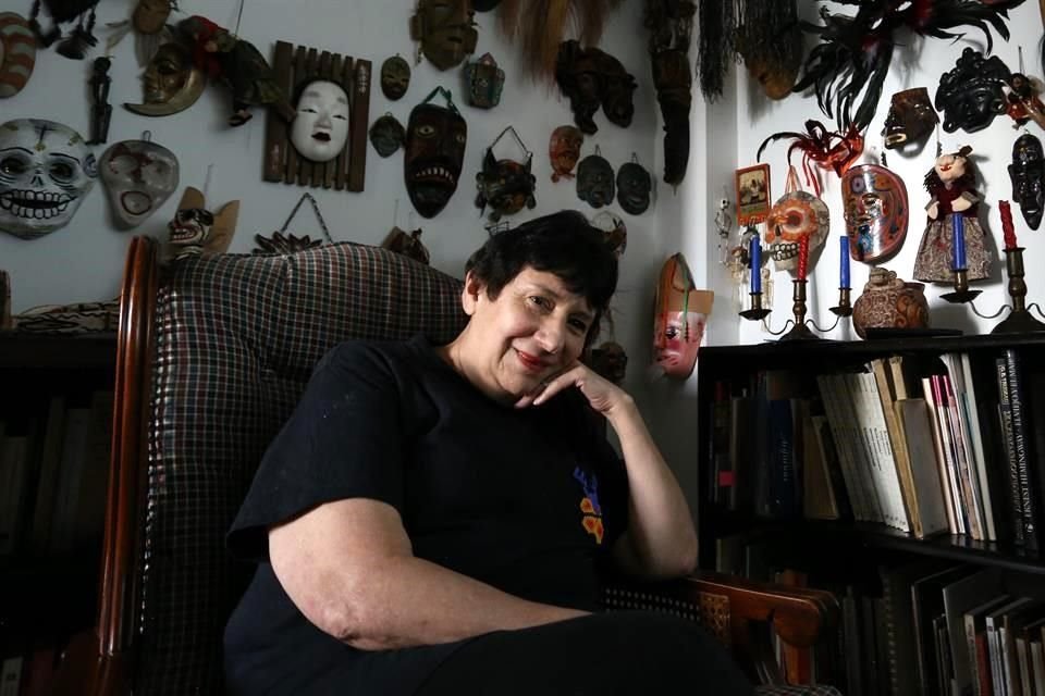 Fabiola Villegas, autora de 'La Elitep, Un desafío a la creatividad artística de un barrio', recoge más de una década de historia del proyecto en el Barrio Bravo.