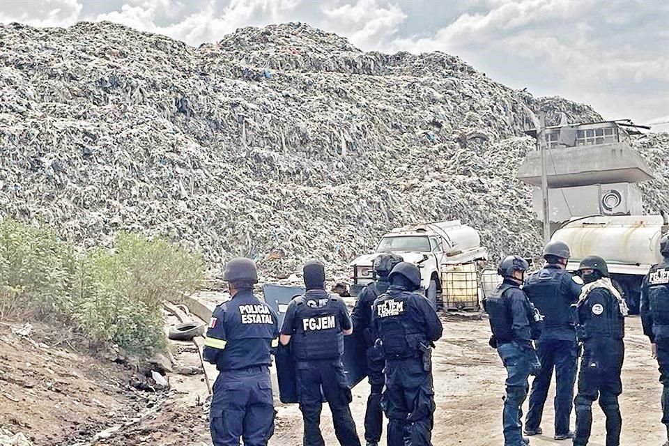 El vertedero clandestino recibía cada día 2 mil toneladas de desperdicios provenientes de empresas de municipios como Atizapán y Cuautitlán.
