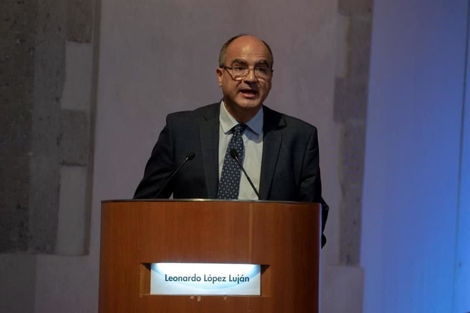 'En el Códice Mendoza frecuentemente se hace alusión a los tributos de objetos de oro y en nuestras ofrendas hallamos muy poco oro. En 44 años de excavaciones -no lo pueden ustedes creer- hemos encontrado menos de un kilogramo de objetos de oro', dijo López Luján.