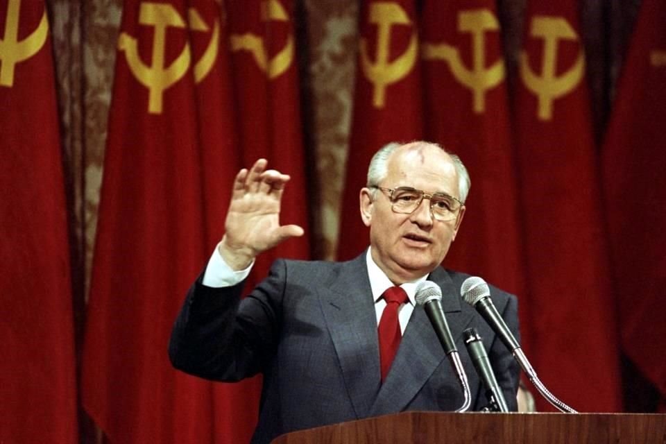 Mijaíl Gorbachov en una reunión en San Francisco con empresarios, en 1990.