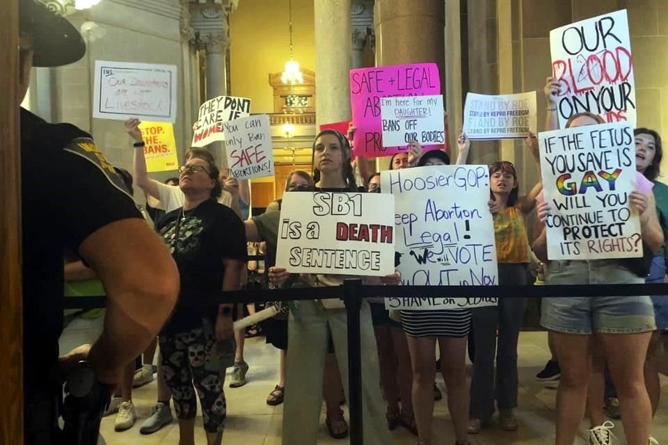Los operadores de clínicas de aborto en Indiana presentaron una demanda para bloquear la prohibición a la interrupción legal del embarazo, la cual podría entrar en vigor en dos semanas.