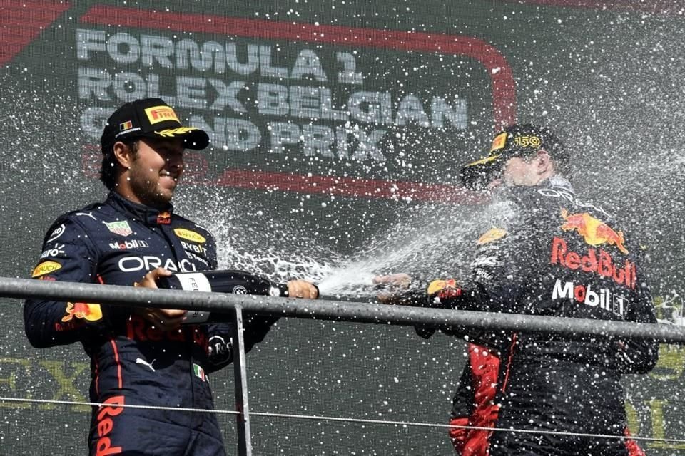En Red Bull quieren más 1-2 en los podios de los grandes premios.