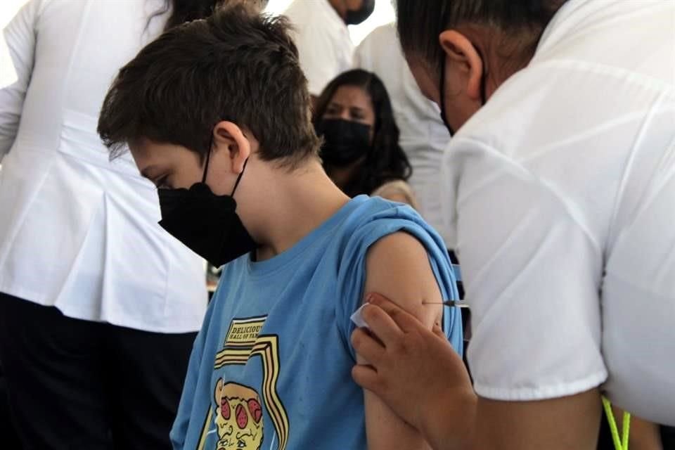 La inmunización por Covid-19 en la CDMX fue suspendida por falta de vacunas, informó Claudia Sheinbaum, Jefa de Gobierno.