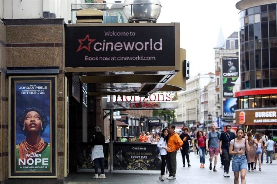 Cineworld dijo que planea mantener abiertos sus cines mientras busca reestructurar su deuda.