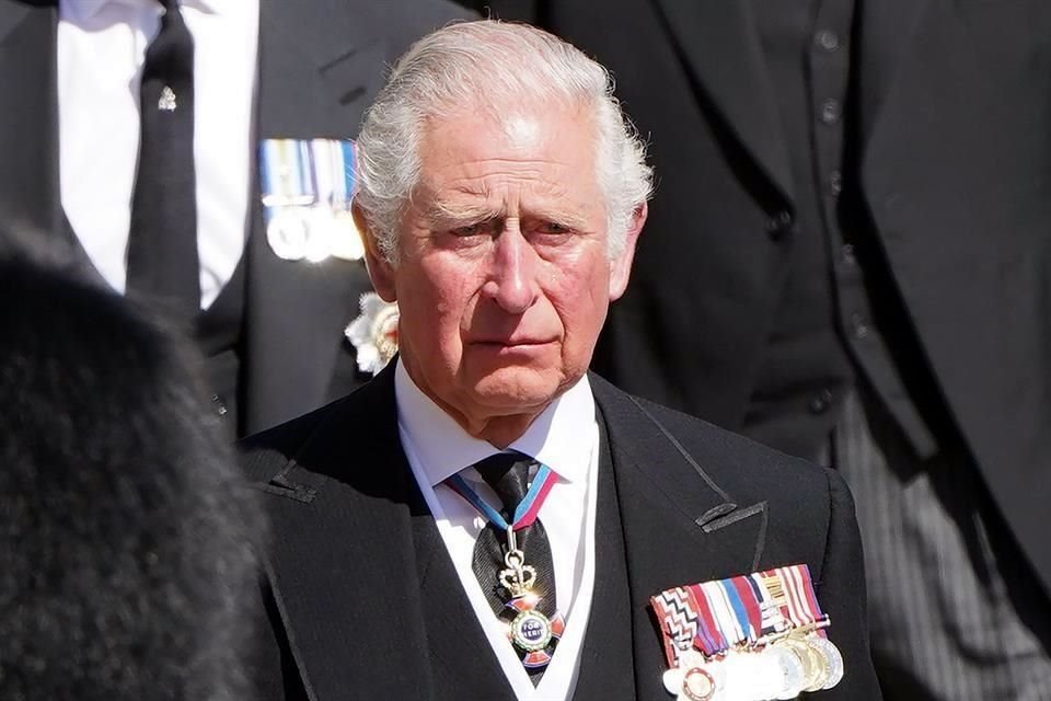 Al ahora Rey Carlos en 2021 durante el funeral del Príncipe Felipe.