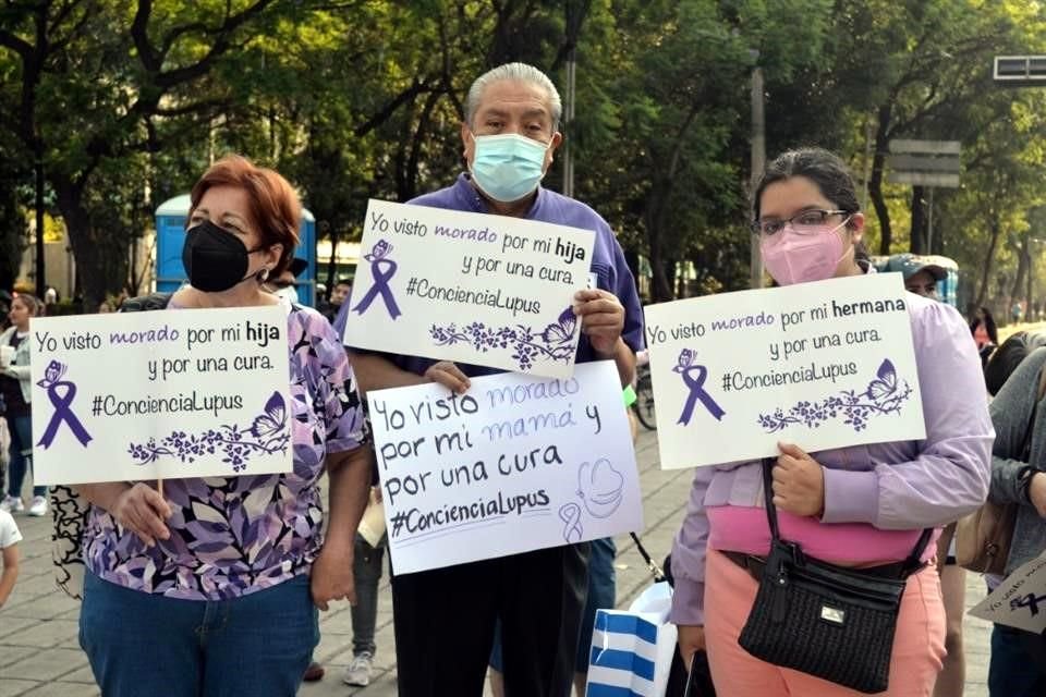 La asistencia de personas con lupus o familiares de quienes viven con la enfermedad participan cada vez más en la marcha que se organiza anualmente, narra Athié.