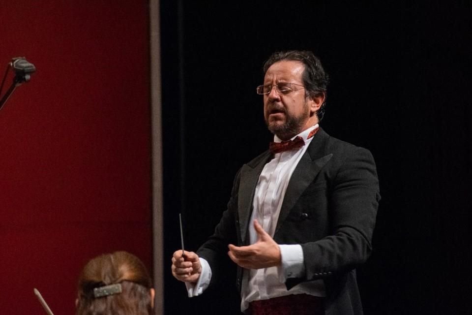 Vuelve ópera a Toluca, bajo dirección de Urbán y Fernández