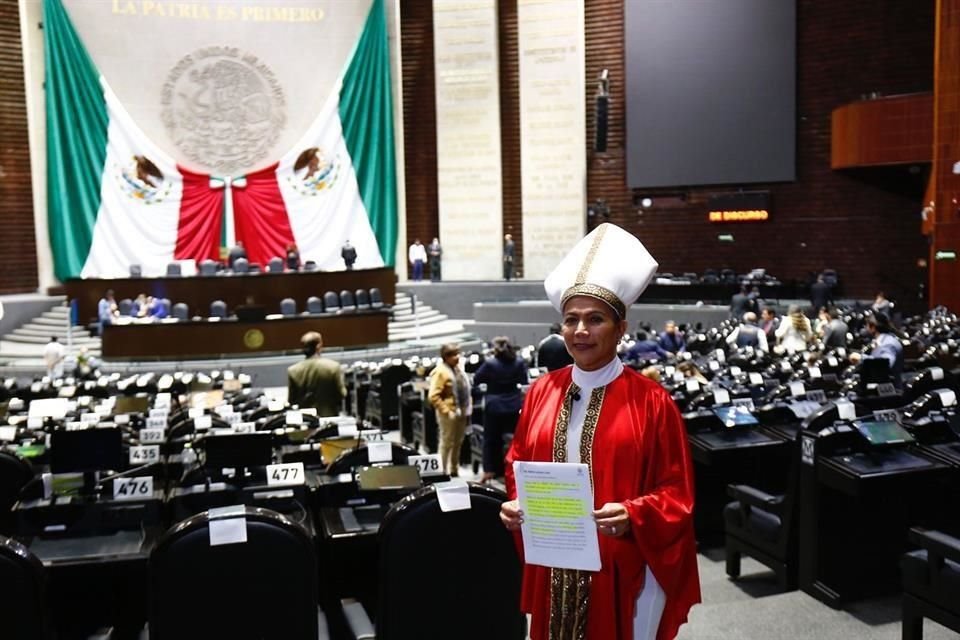 La diputada hizo alusiones al Obispo de Aguascalientes y sus crticas a la comunidad.
