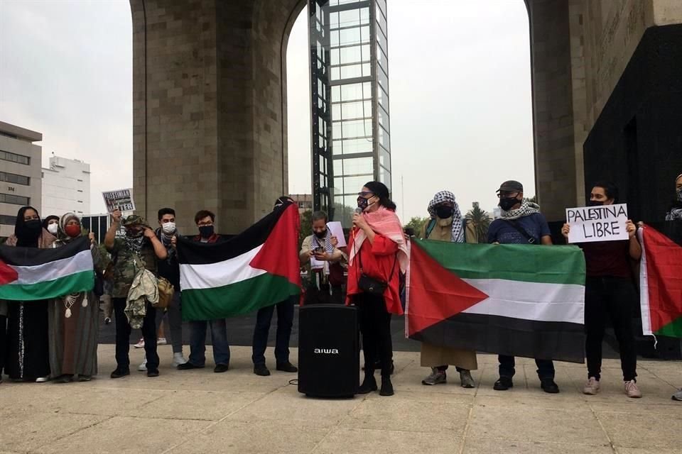 Ciudadanos mexicanos protestaron en Monumento a la Revolución contra ataques de Israel a palestinos en Franja de Gaza; acusaron exterminio.