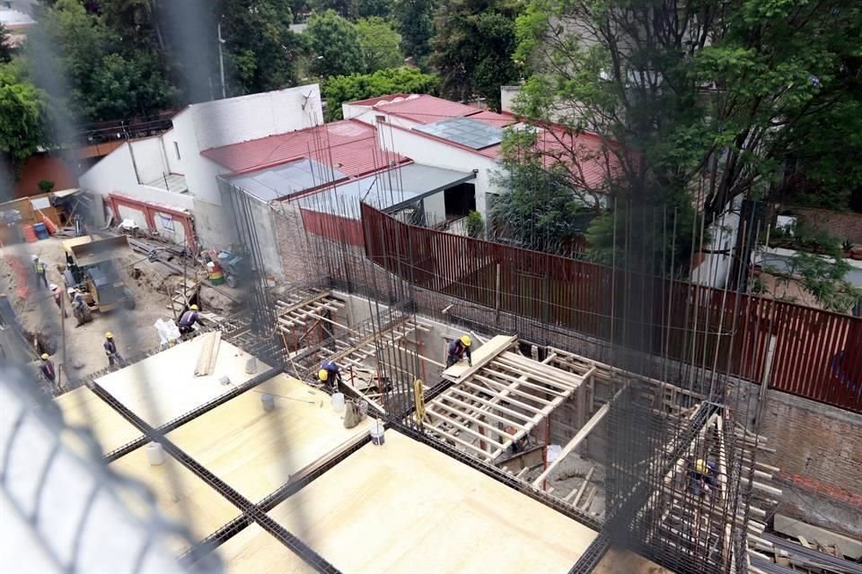 Vecinos piden a autoridades detener el crecimiento de construcciones de edificios en las barrancas de Río La Pastora y Río San Joaquín.