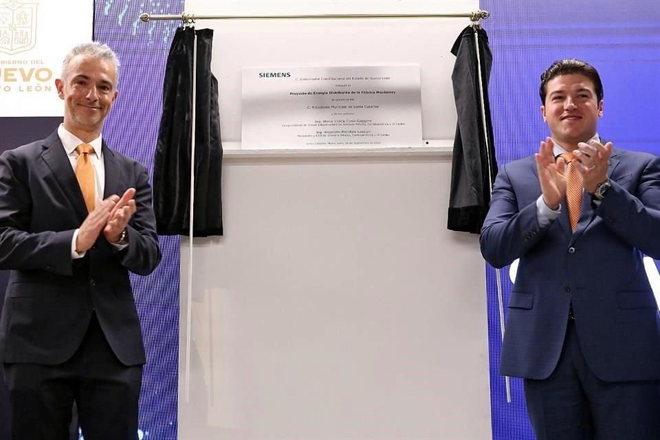 Alejandro Preinfalk, presidente y CEO de Siemens México, Centroamérica y el Caribe; y Samuel García, Gobernador de Nuevo León.