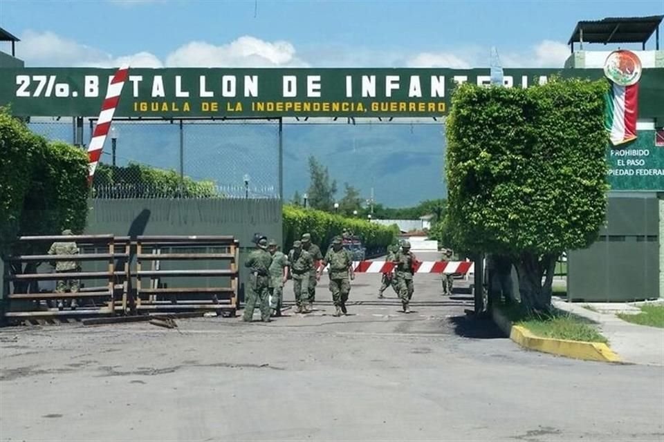 Ex comandante del 27 Batallón de Infantería aseguró que Ejército no fue omiso durante noche en que fueron desaparecidos los 43 normalistas.