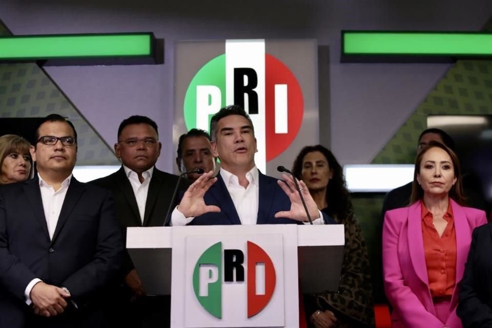La convocatoria a las figuras tricolores fue anunciada por el dirigente nacional del PRI, Alejandro Moreno.