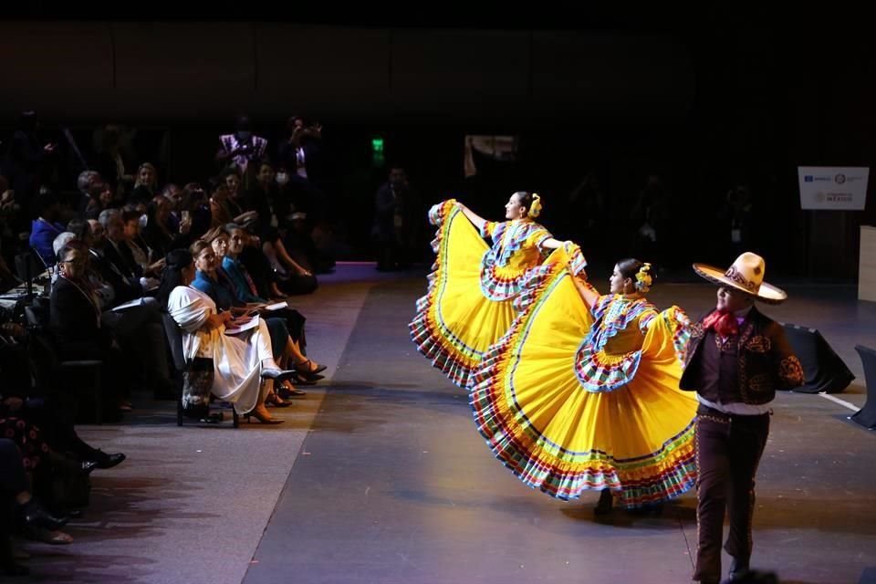 El espectáculo artístico fue también un muestrario de la diversidad cultural de México.