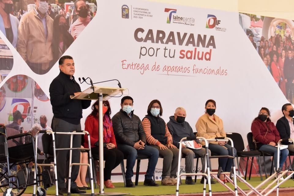 Entrega Tlalnepantla aparatos de 'Caravanas por tu salud'