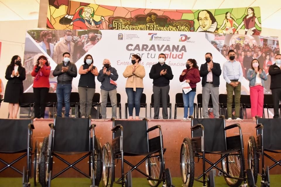 Entrega Tlalnepantla aparatos de 'Caravanas por tu salud'