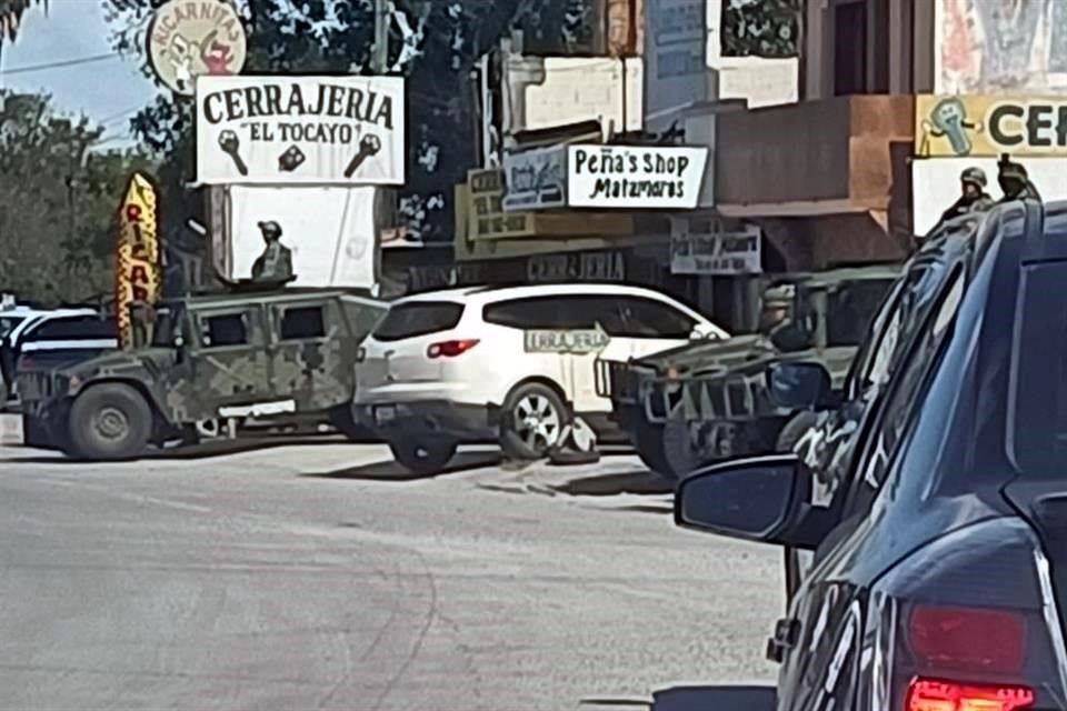 Se reporta que habría dos heridos tras un enfrentamiento entre pistoleros y militares, en Matamoros.