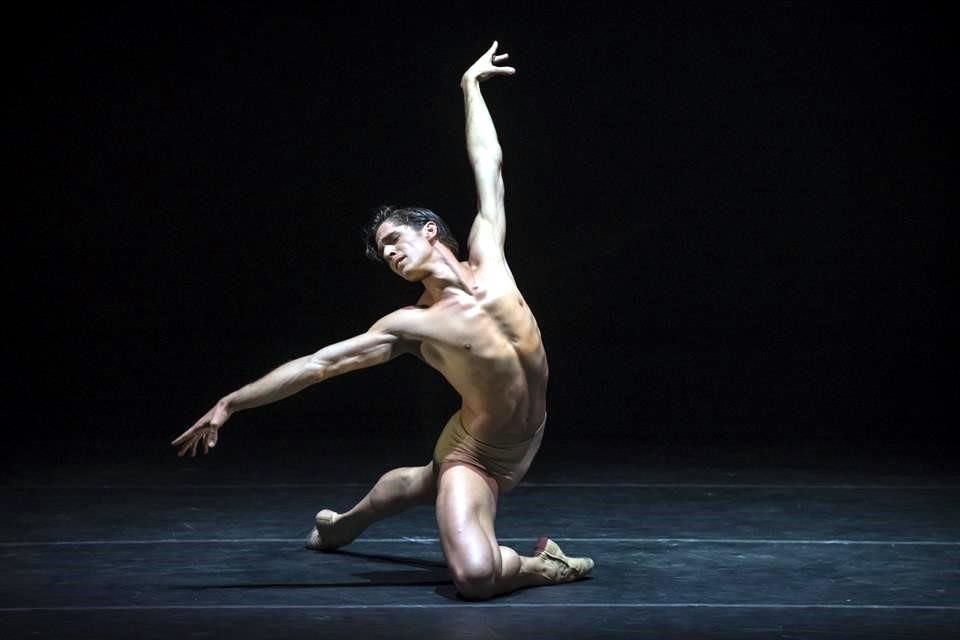 Sergio Bernal, estrella del Ballet Nacional de España del 2012 al 2019, promete que el repertorio que presentará junto con 'Carmina Burana' será como un 'torbellino'.
