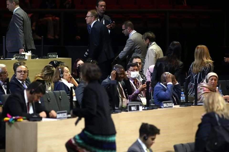 Representantes de países miembros de la OTAN y la Unión Europea, entre otros, dejaron sus asientos en el Auditorio Nacional durante las palabras del Ministro de Cultura de Rusia, Sergey Obryvalin.