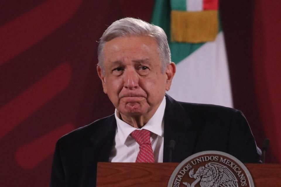 Andrés Manuel López Obrador admitió esta mañana la veracidad de los documentos hackeados.