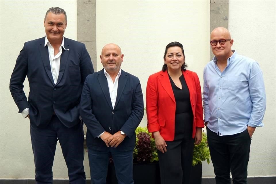 Xurxo Torres, Carlos Prado,  Paula Carrera y Óscar Kaufmann.