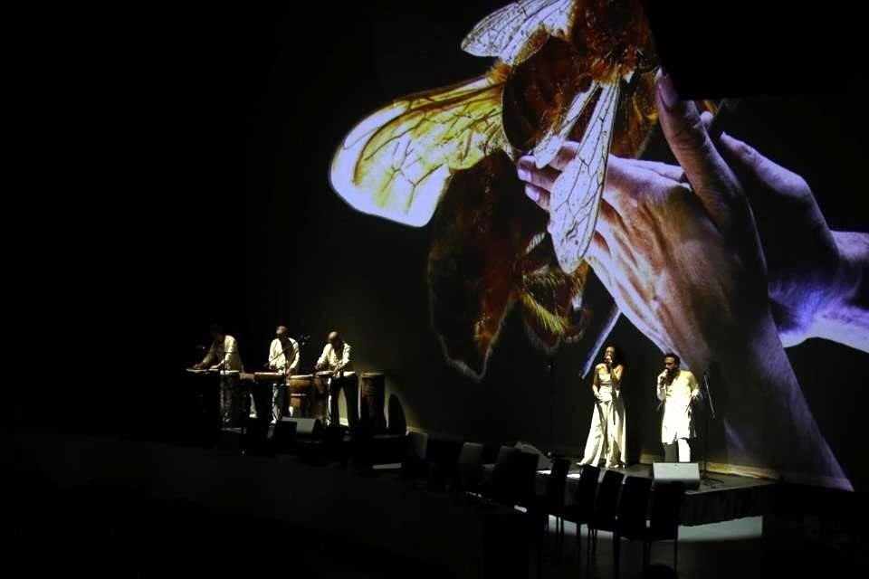 El espectáculo multimedia y coral 'La oreja y el caracol', creado por Tito Rivas, ocupó el escenario para despedir la reunión que se llevó a cabo durante tres días.