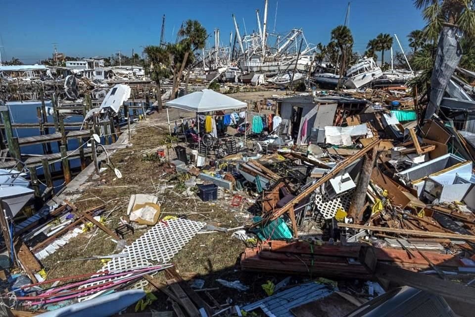 Al menos 77 muertes se han reportado tras el paso de'Ian' por Florida, uno de los huracanes más fuertes y costosos en la historia de Estados Unidos.