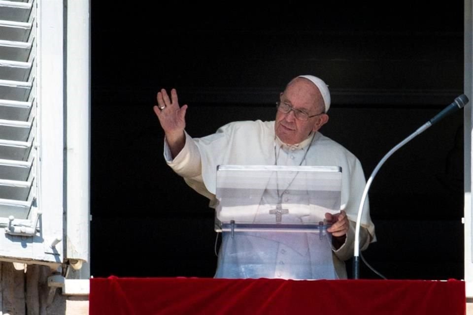 El Papa Francisco este domingo desde su estudio en el Vaticano.