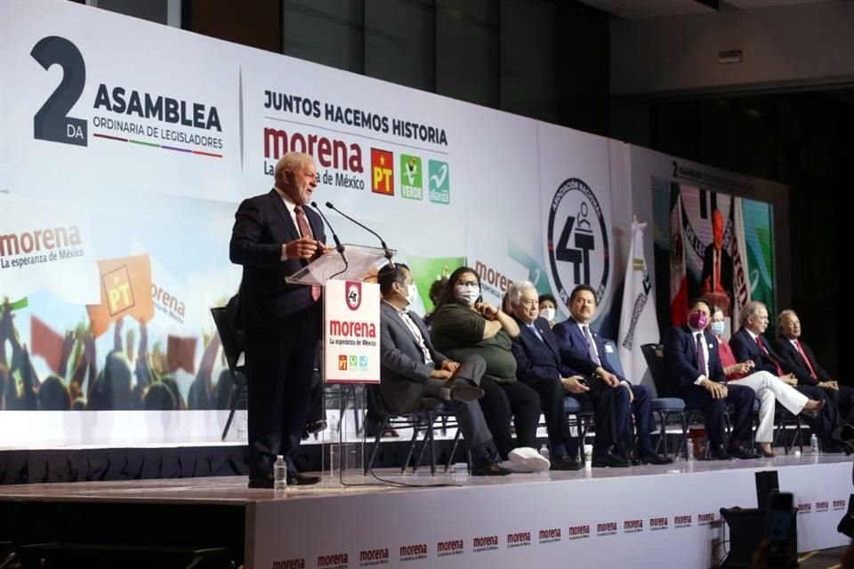 El Presidente López Obrador felicitó el resultado electoral que obtuvo Lula en Brasil. en la imagen durante su visita a México, en la que participó en la plenaria de Morena.