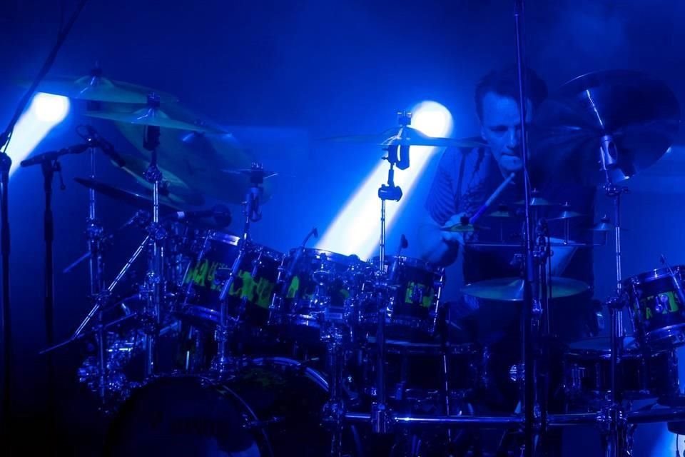 La banda de rock progresivo experimental, Porcupine Tree, ofreció un show electrizante en el Pepsi Center WTC, ante 7 mil personas.