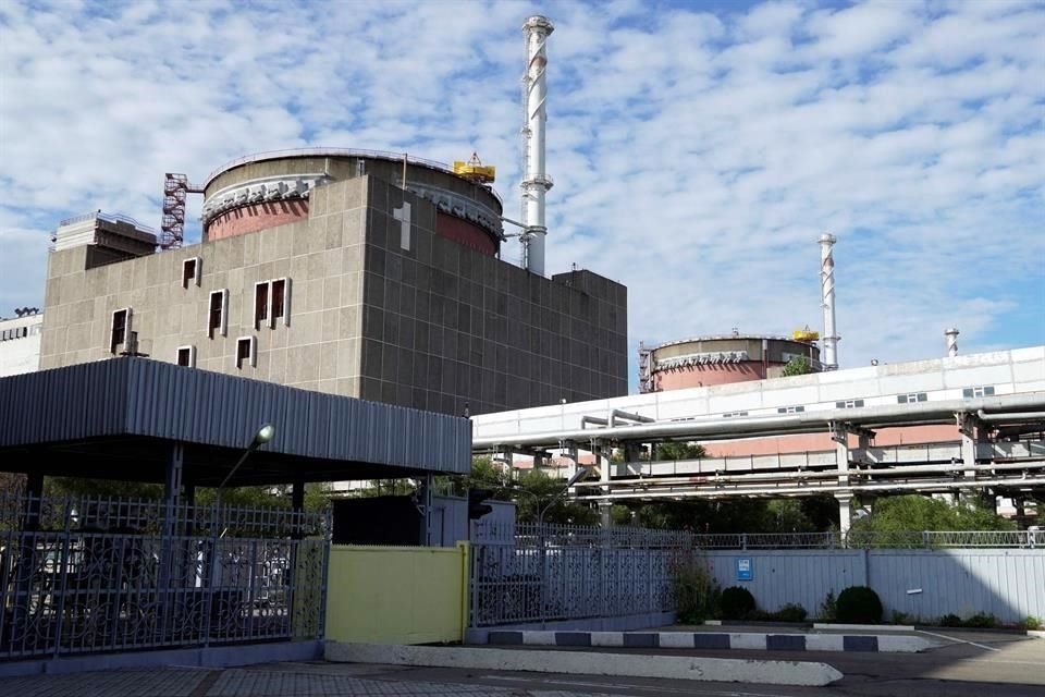 Vista general de los reactores de la planta nuclear de Zaporiyia, que Rusia se apropió formalmente.